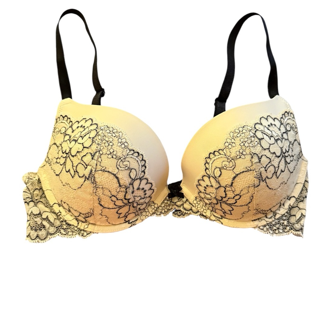 Victoria’s Secret Lace Push-Up Bra